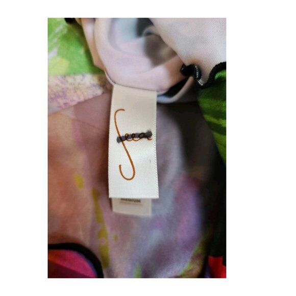 SEEA Leo SURF TOP MEDIUM Wavelength Stretch Cropped Beach Women's Surfer Swim - Picture 14 of 15